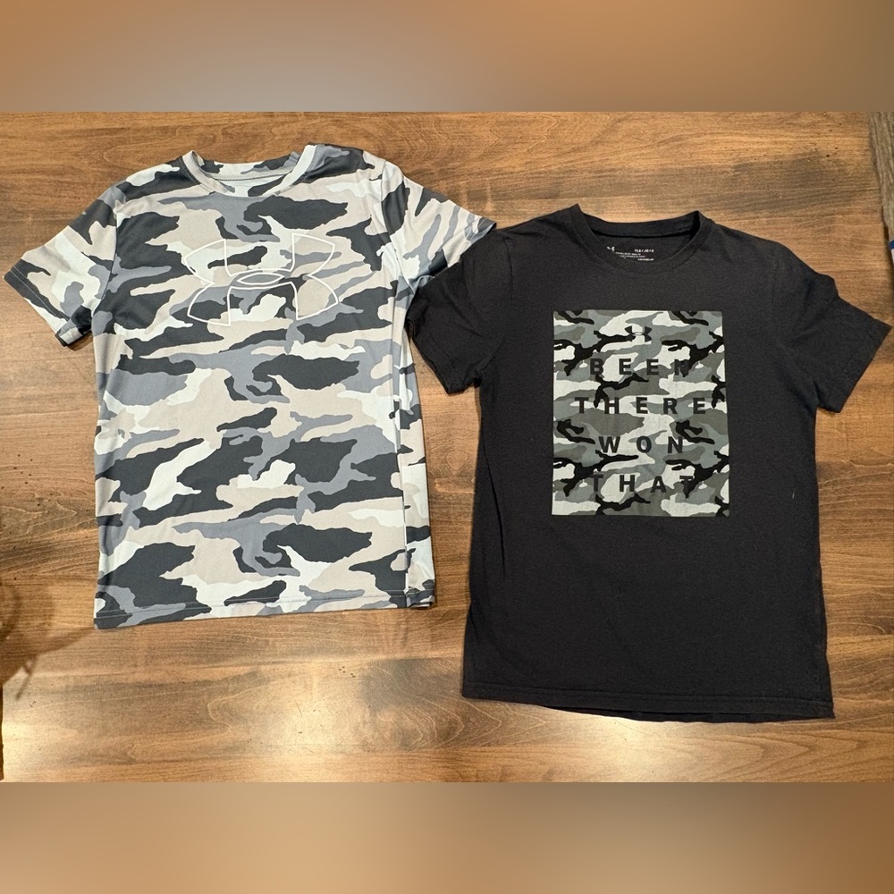 Set of 2- Under Armour Heatgear Graphic T-Shirts- Youth Size Large (Loose)